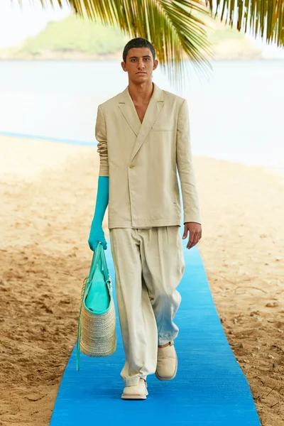 Look 7